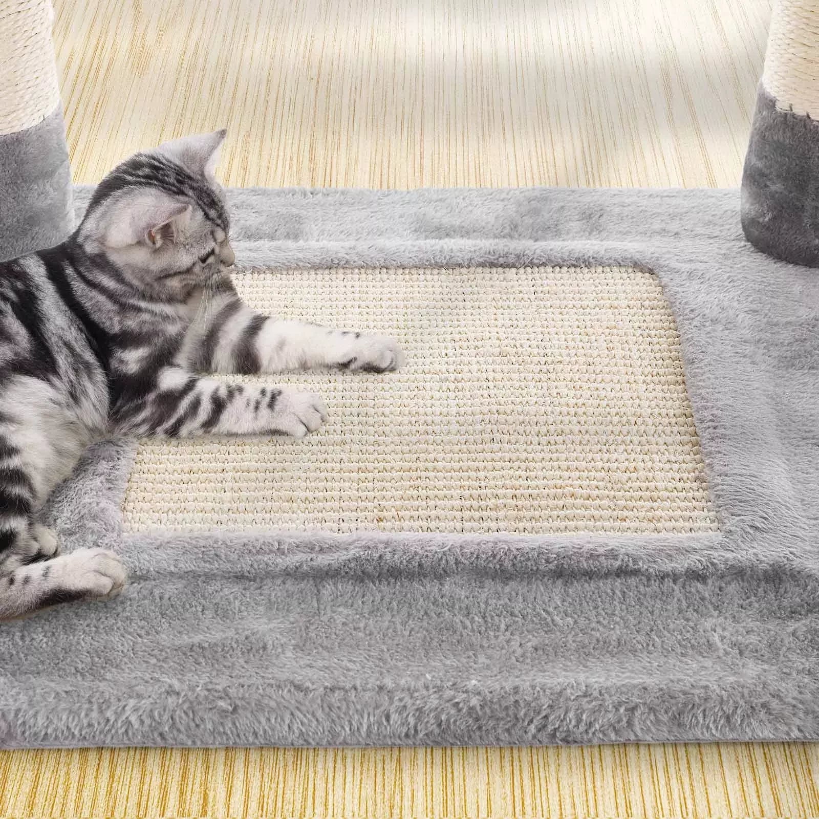 In And OutdoorMatch Luxe Krabpaal Katlynn - Voor Katten - 138cm - Grijs - Zachte Kattenmand Hangmat - Kattenspeelgoed - Geschikt voor kleine kittens- moederdag cadeautje Krabpaal