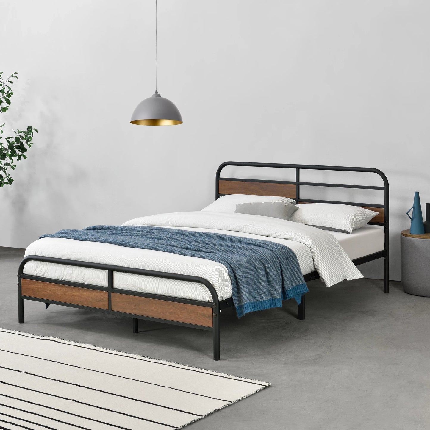 In And OutdoorMatch Metalen Bed Biva - Bedframe - Zwart - Walnootkleurig - 140x200 cm bed twee personen