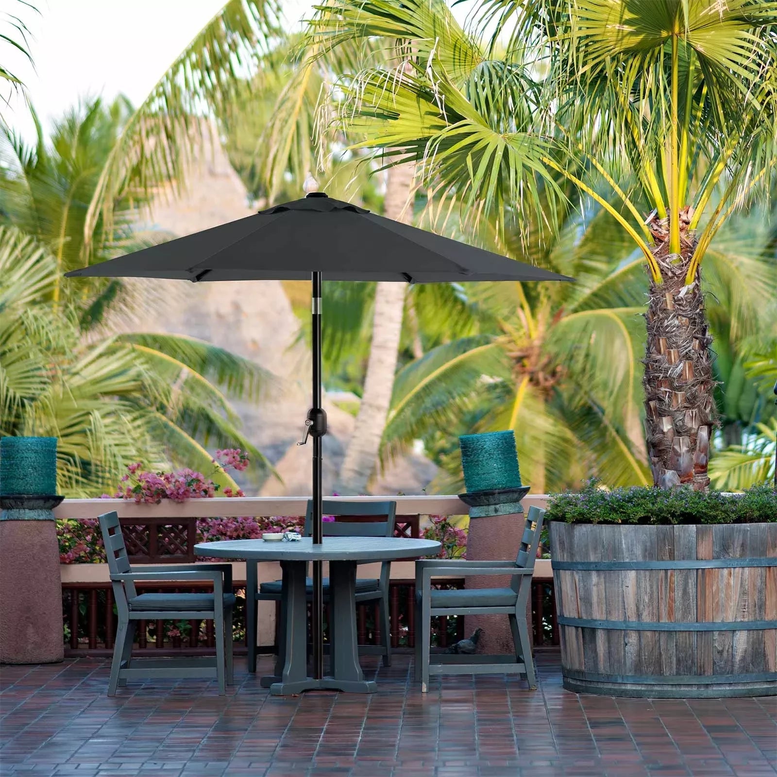 In And OutdoorMatch Parasol Earnestine - 270 cm - Tuinparasol - Market Parasol - UV bescherming tot UPF 50+ - Patio Parasol - Zonwering - Knikarm - Met zwengel - Zonder standaard - Zwart Sunshade