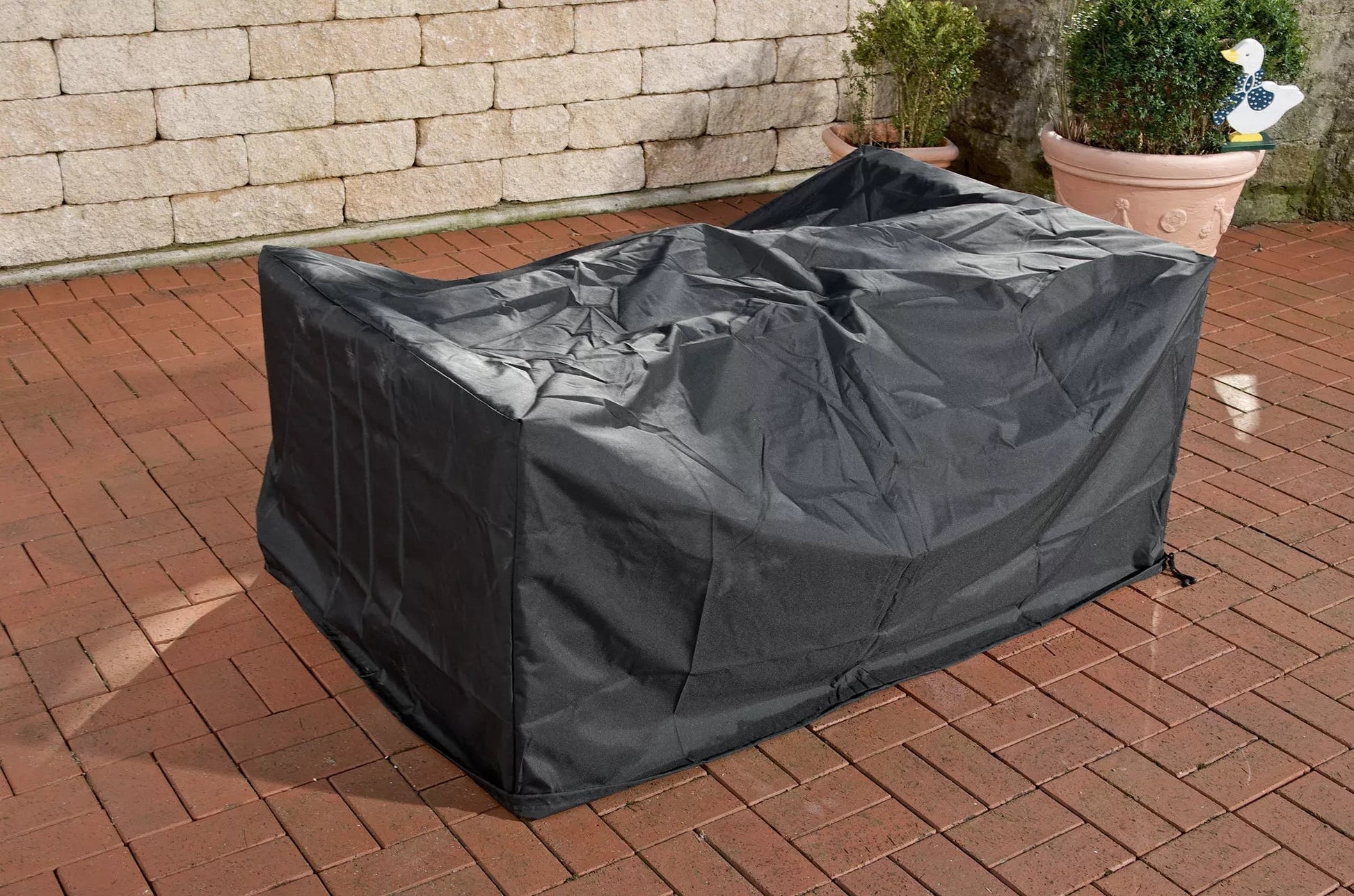 In And OutdoorMatch Tuinmeubelhoes Zwart Freda - 148x83x80cm - Beschermhoes - Waterdicht afdekzeil - Universeel - Tuintafelhoes - Jacuzzihoes - Loungeset Garden Furniture Cover